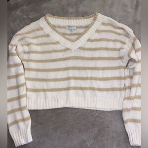 3/$40 American Eagle Cropped Sweater Size Small